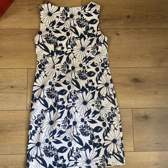 Connected Sleeveless Dress - Picture 3 of 9